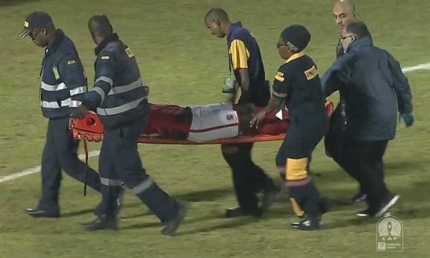 أجاي يخرج على نقالة.. إصابة قوية للاعب الأهلي