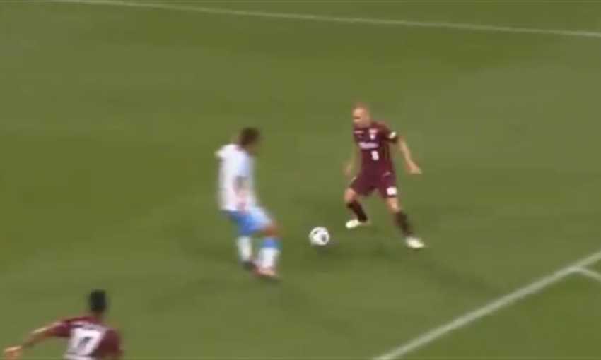 رائعة إنييستا.. سجل هدفه الأول بالدوري الياباني بصناعة لوكاس بودولسكي