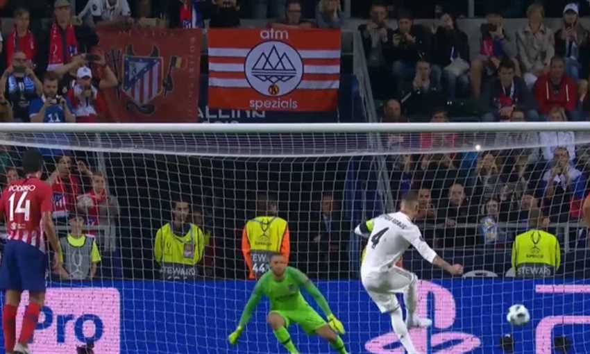 هدف سيرجيو راموس في أتليتكو مدريد 2-1 (السوبر الأوروبي)