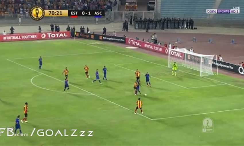 الأهلي ينجو من ركلة جزاء بعد هفوة كوليبالي