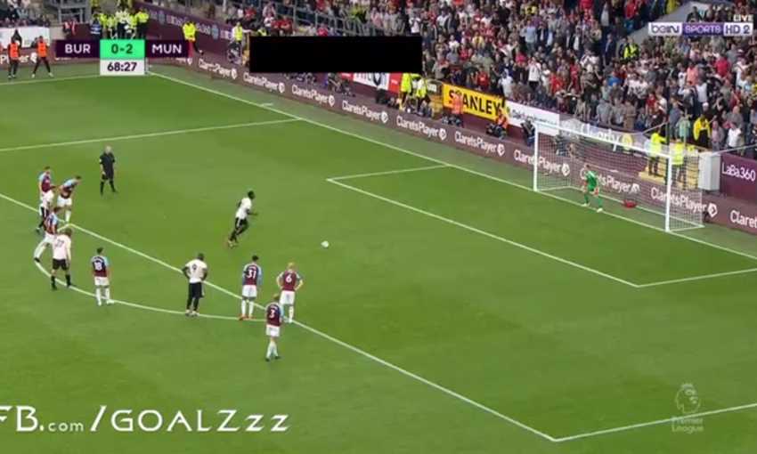 بوجبا يهدر ركلة جزاء ليونايتد ضد بيرنلي