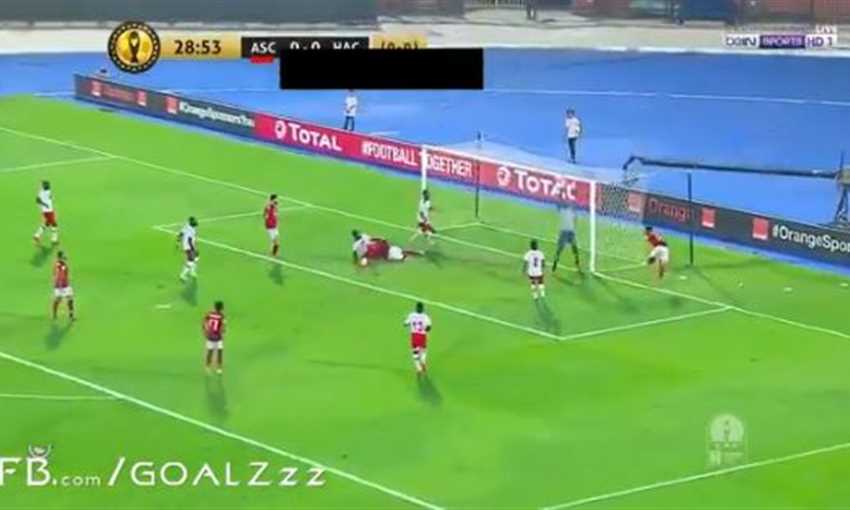 رأسية خطيرة لـ أيمن أشرف ضد هوريا (دوري أبطال إفريقيا)