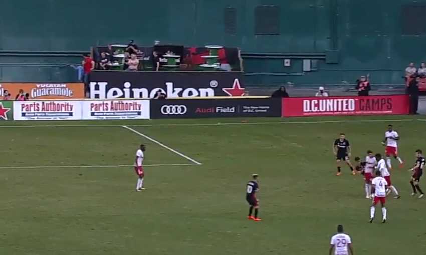 هدف جماعي رائع من مدافع نيويورك ريد بولز