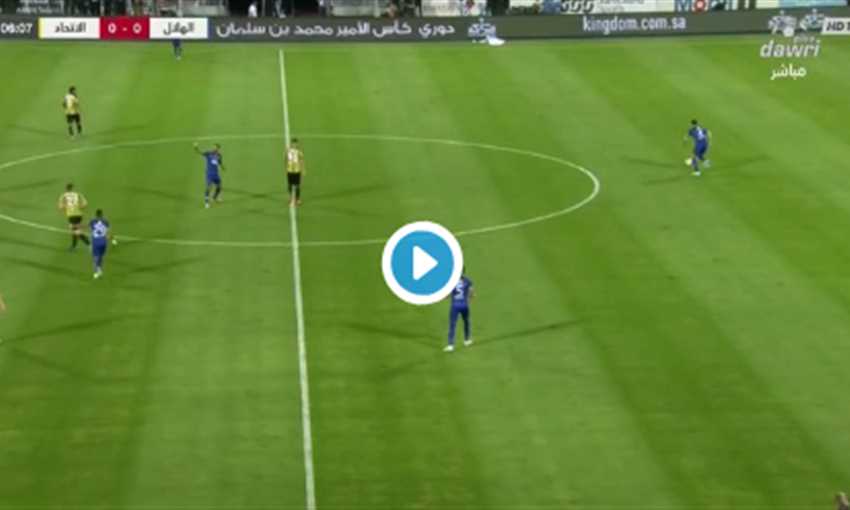 هدف كنو للهلال في شباك الاتحاد من علامة الجزاء