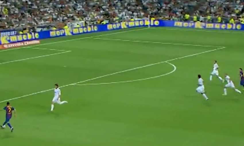 تمريرة رائعة من تشافي.. وهدف ماركة ديفيد بيا ضد ريال مدريد