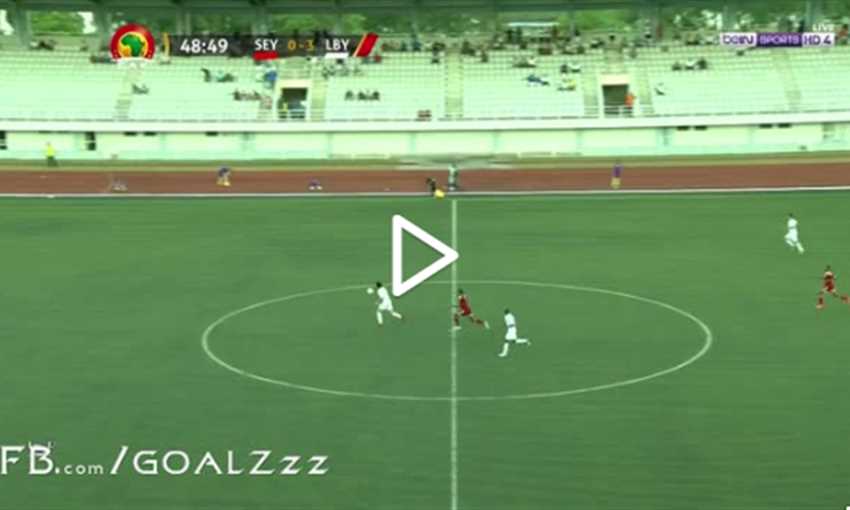حارس ليبيا يراوغ مهاجم سيشل بمهارة كبيرة