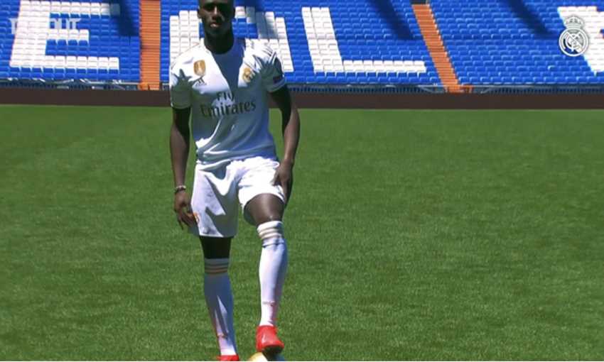 تقديم فيرلان ميندي لاعب ريال مدريد الجديد