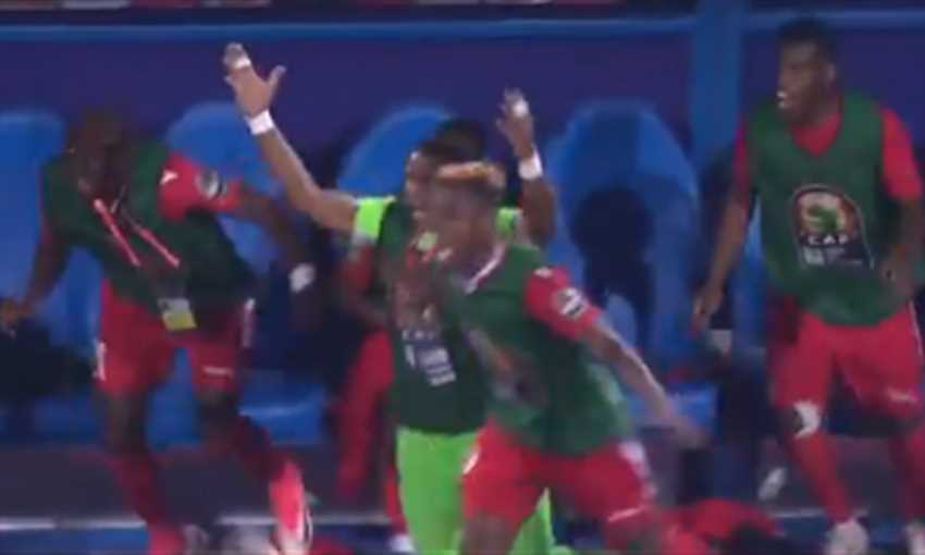 فيديو من الكاف - ملخص انتصار مثير لـ كينيا على تنزانيا 3-2 (كأس أمم إفريقيا 2019)