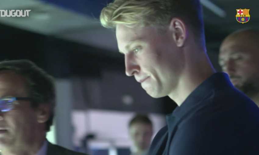 كواليس تقديم برشلونة للهولندي دي يونج