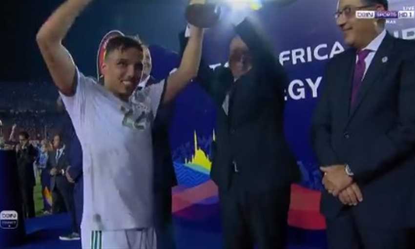 بن ناصر يتوج بجائزة أفضل لاعب في أمم إفريقيا