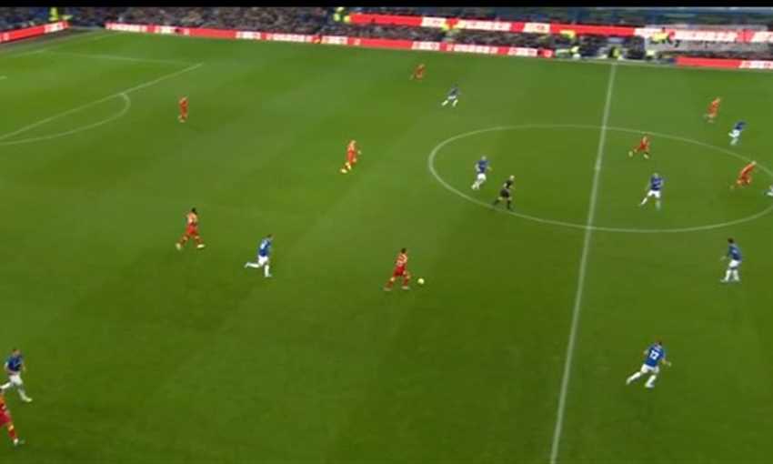 هدفا فوز نورويتش سيتي على إيفرتون 2-0 (الدوري الإنجليزي)