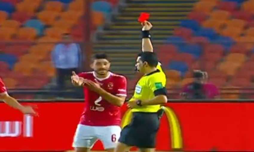 طرد عمرو السولية أمام بيراميدز