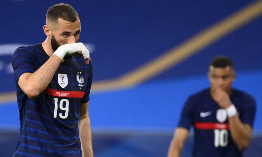 ركلة جزاء كريم بنزيمة المهدرة أمام ويلز