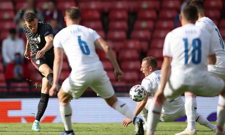 هدف إيفان بيريسيتش مع كرواتيا ضد التشيك (يورو 2020)