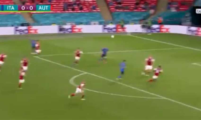 هدف إيطاليا الأول في النمسا - فيديريكو كييزا (يورو 2020)