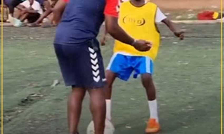 جون كيستر.. عاد من إنجلترا لتوحيد سيراليون في أمم إفريقيا