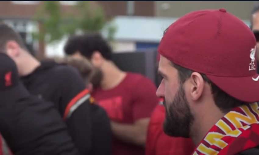 احتفالات فريق ليفربول مع الجماهير بعد نهاية الموسم