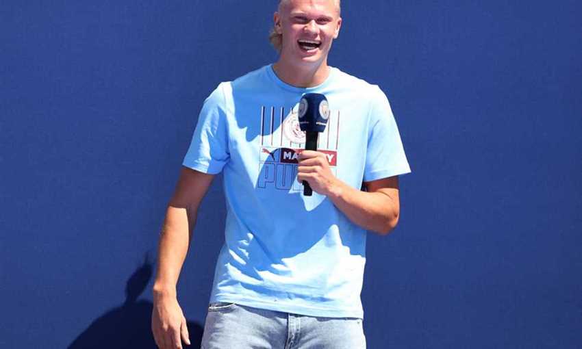 مانشستر سيتي يقدم هالاند وألفاريز ومورينو لجماهيره