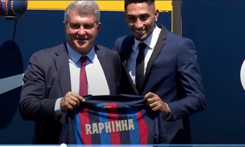 برشلونة يقدم رافينيا