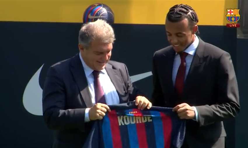 برشلونة يقدم جول كوندي كلاعب جديد في صفوفه