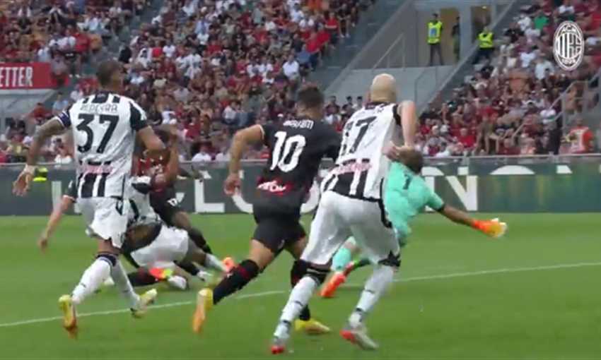 ميلان يعود لأدوار خروج المغلوب في دوري أبطال أوروبا بعد غياب