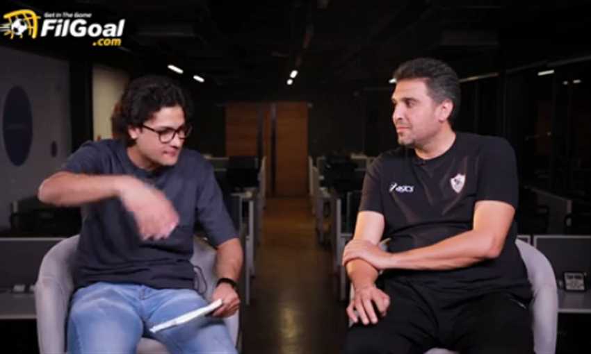 درس في الطائرة.. مدرب الزمالك يشرح أسماء المراكز وتحركات اللاعبين وقوانين غير معروفة