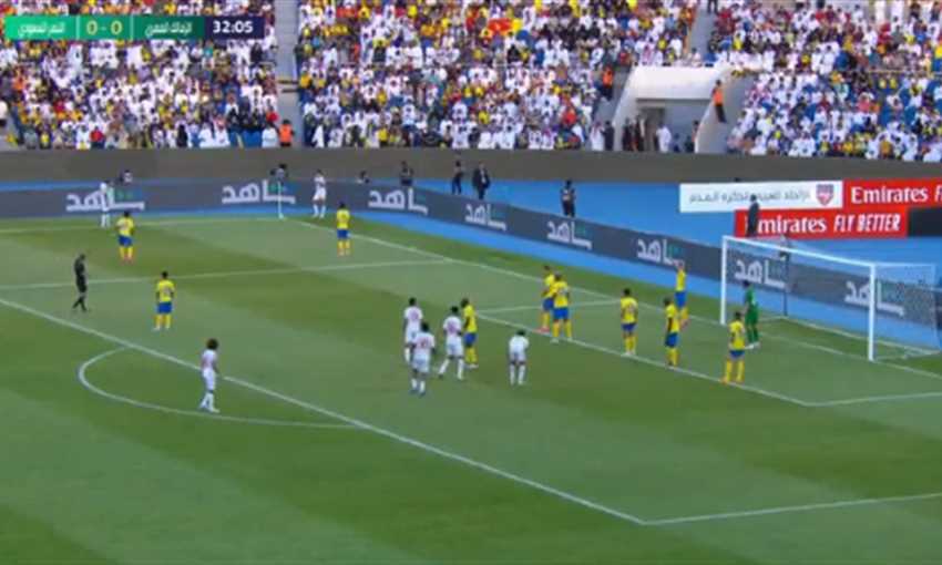 حارس النصر يتألق أمام رأسية سيف الجزيري