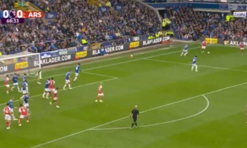 هدف فوز أرسنال على إيفرتون - لياندرو تروسارد (الدوري الإنجليزي)