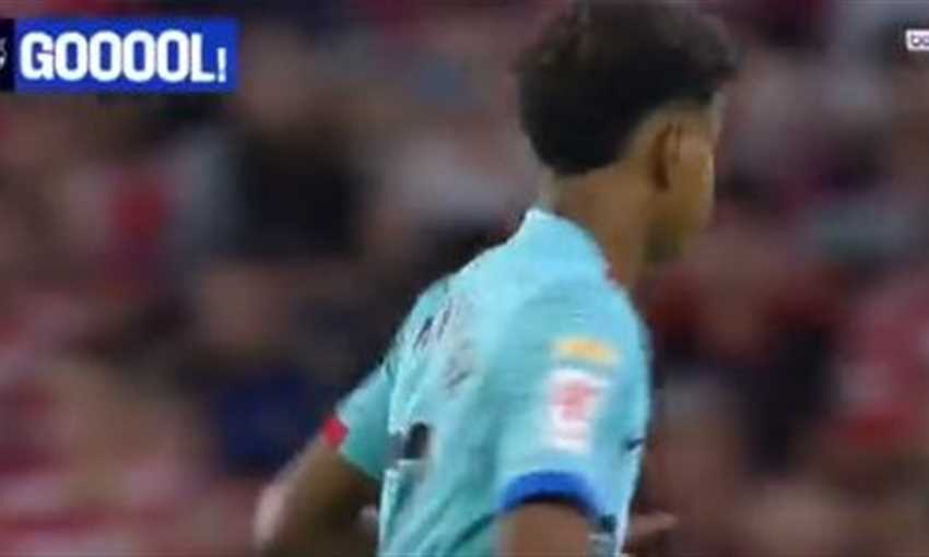 هدف برشلونة الأول ضد غرناطة - لامين جمال (الدوري الإسباني)