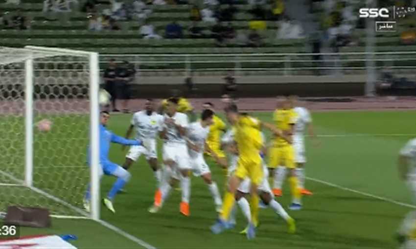 هدف التعاون الأول ضد الاتحاد - كريم بنزيمة عكسي (الدوري السعودي)