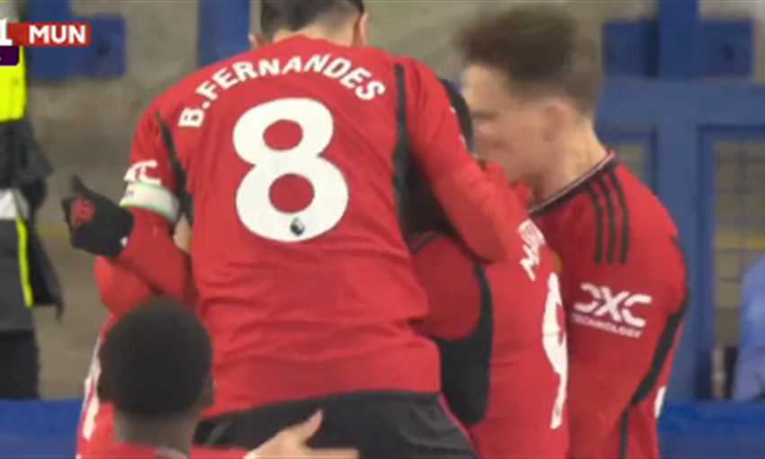 هدف مانشستر يونايتد الأول أمام إيفرتون - جارناتشو (الدوري الإنجليزي)