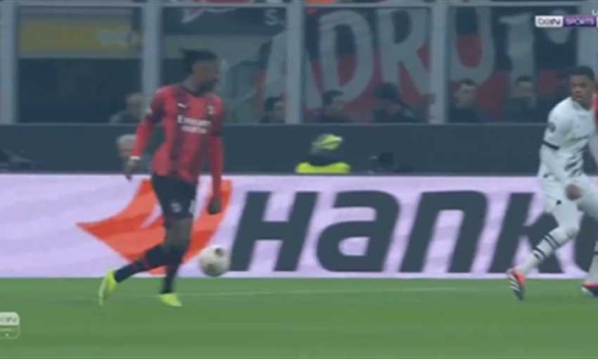 هدف ميلان الثالث ضد رين - رافائيل لياو (الدوري الأوروبي)