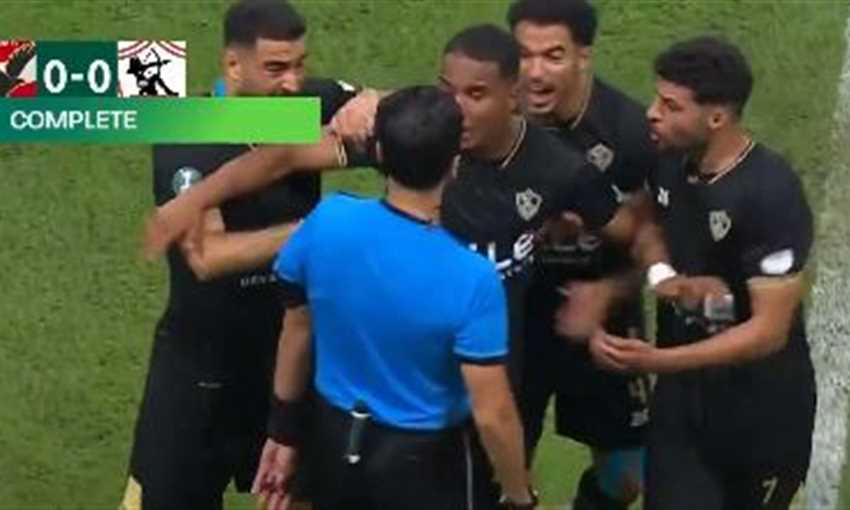 الحكم يحتسب ركلة جزاء للأهلي ضد الزمالك بعد العودة لتقنية الفيديو (السوبر الإفريقي)