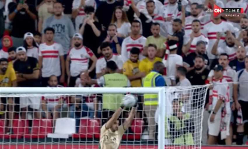 العارضة تمنع ركلة مباشرة من يحيى عطية الله (السوبر المصري)