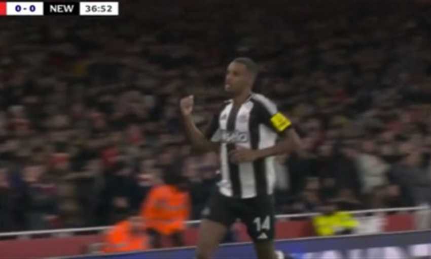 هدف نيوكاسل الأول أمام أرسنال - ألكسندر إيزاك (كأس الرابطة)