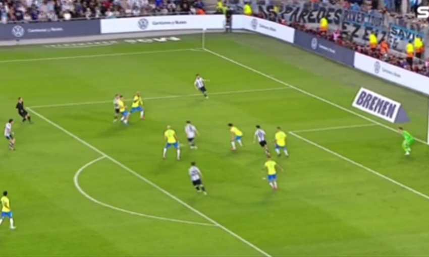 هدف الأرجنتين الثاني ضد البرازيل - إنزو فيرنانديز (تصفيات كأس العالم)
