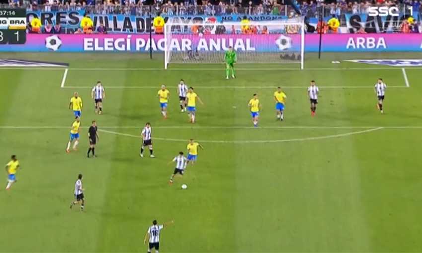 هدف الأرجنتين الثالث ضد البرازيل - ماك أليستر (تصفيات كأس العالم)