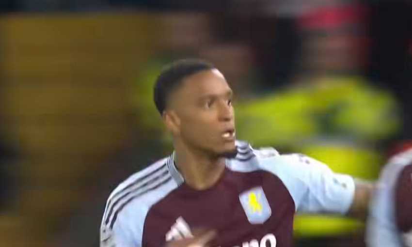 هدف أستون فيلا الثالث في باريس سان جيرمان - كونسا (دوري أبطال أوروبا)