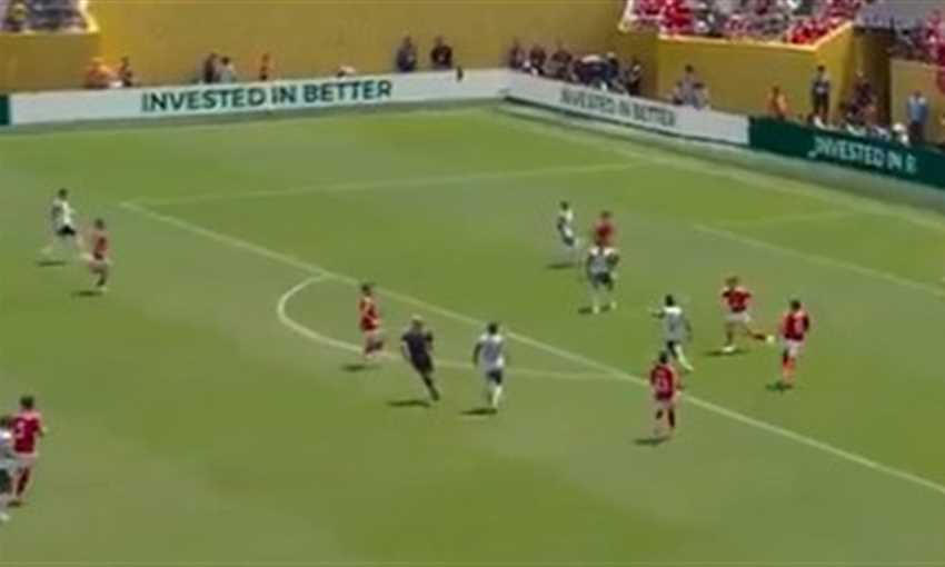 فرصة محققة من إستيفاو لاعب بالميراس على مرمى الشناوي (كأس العالم للأندية)