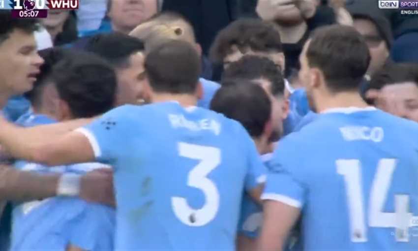 هدف مانشستر سيتي الثاني ضد وست هام - رينيدرز (الدوري الإنجليزي)