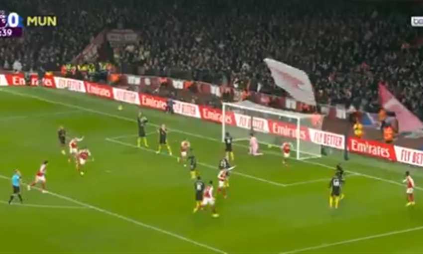 هدف أرسنال الأول ضد مانشستر يونايتد - ليساندرو مارتينيز(الدوري الإنجليزي)