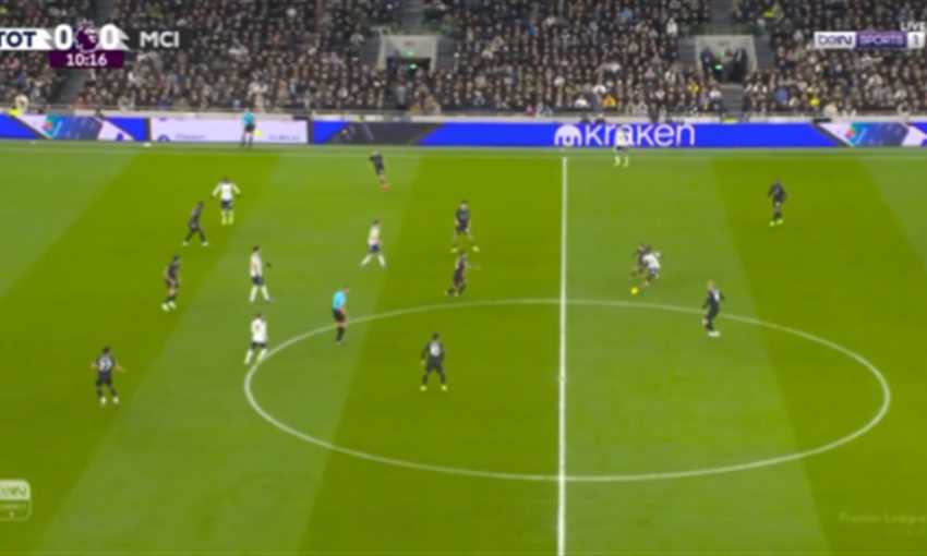 هدف مانشستر سيتي الأول في توتنام - ريان شرقي (الدوري الإنجليزي)