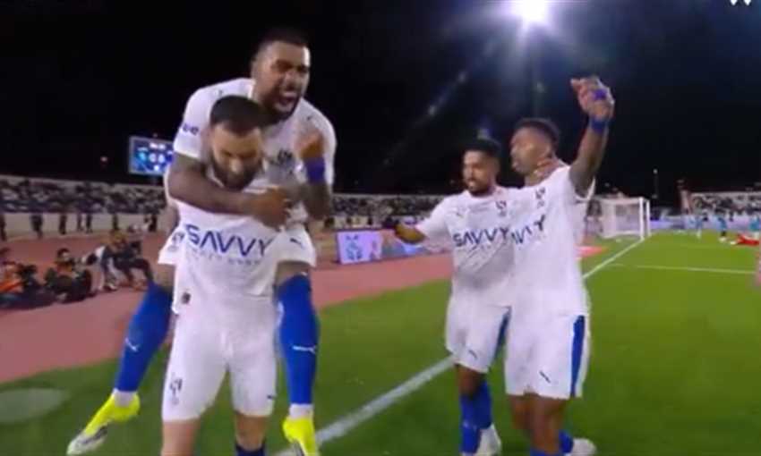 هدف الهلال الأول ضد الأخدود - كريم بنزيمة (الدوري السعودي)