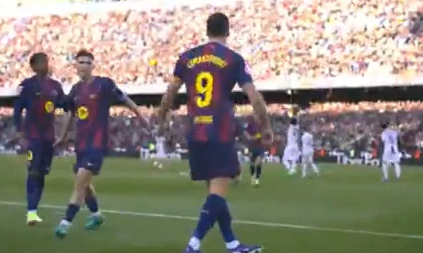 هدف برشلونة الأول في ريال مايوركا - ليفاندوفسكي (الدوري الإسباني)