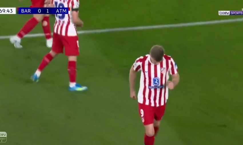 هدف أتلتيكو مدريد الثاني ضد برشلونة - ألكسندر سورلوث (دوري أبطال أوروبا)