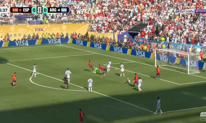 هدف إسبانيا الملغي ضد الأرجنتين - نيكو ويليامز (كأس العالم)