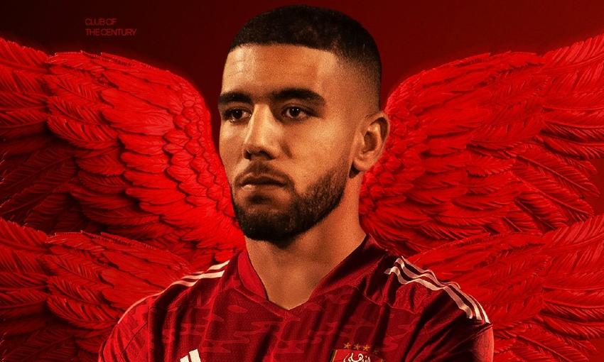أحمد قندوسي لاعب الأهلي الجديد