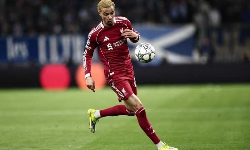 رغم إصابته القوية أمام برايتون.. إيكيتيكي ينضم لمعسكر فرنسا