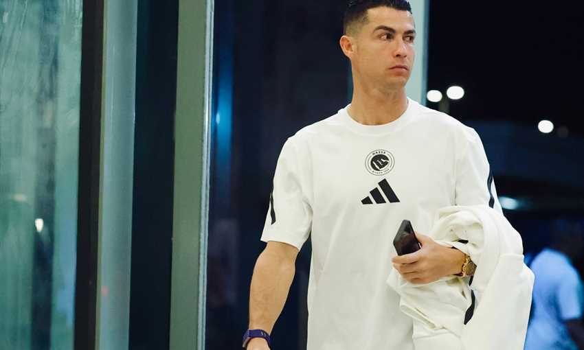 انتهت الأزمة.. رونالدو على رأس قائمة النصر أمام الفتح 