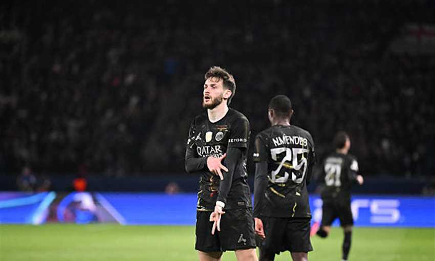 ديمبيلي: كفاراتسخيليا أفضل لاعب في العالم